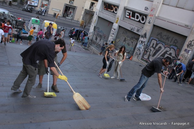 CleaNap, tornano gli Angeli della Monnezza. Nuovo obiettivo: raccolta differenziata a Napoli - VIDEO.
