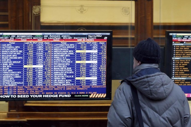 La scure impietosa di Standard & Poor's: declassate sette banche italiane.