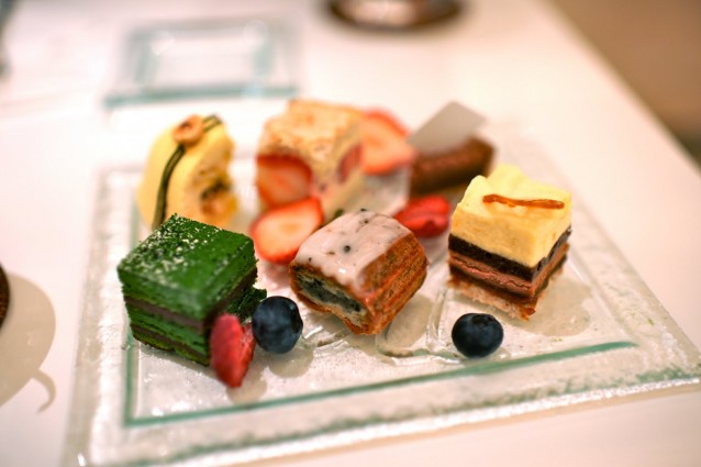 Ultimo macaron a Parigi.