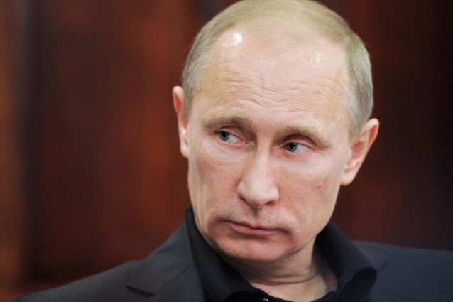 Elezioni Russia, exit poll: Putin e Medvedev al 48,5%.
