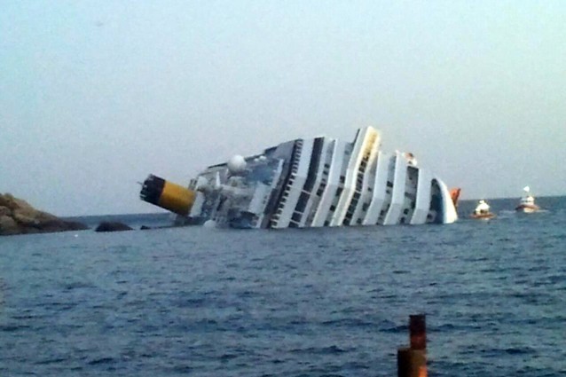 Naufraga nave da crociera, tre morti.