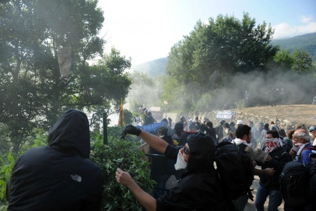 Blitz anti-no Tav, 26 arresti in tutta Italia per gli scontri in Val di Susa (VIDEO).