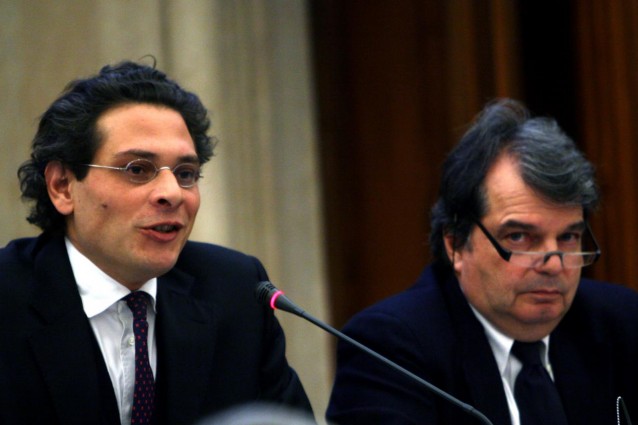 Martone provoca gli studenti: laurearsi a 28 anni è da 'sfigati'.