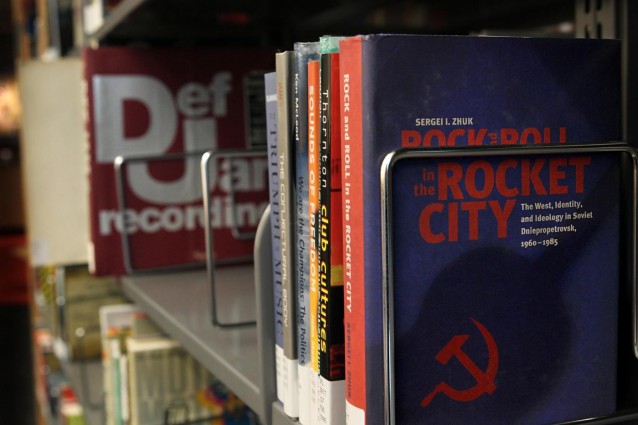 Napoli, dopo Fnac chiude la libreria Aleph@book: la crisi colpisce la cultura (VIDEO).