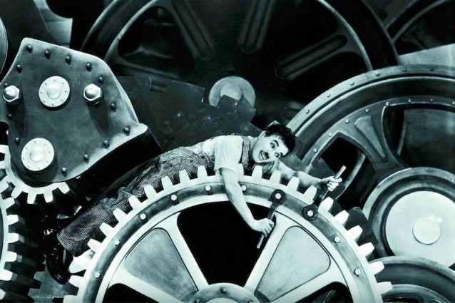 Tempi Moderni di Charlie Chaplin musicato dal vivo al Kino Village.