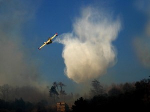 Tutta Italia brucia, incendi da nord a sud, due vittime.