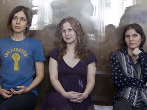 Russia, le Pussy Riot condannate a 2 anni di carcere (VIDEO).