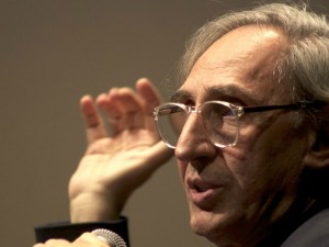 Battiato non è più assessore in Sicilia, Crocetta gli revoca l'incarico.