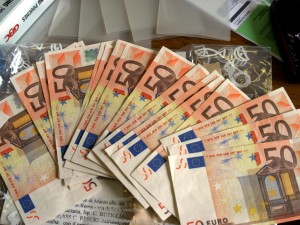 In Europa aumento banconote false, meno truffe con carta di credito.
