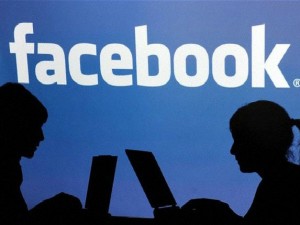 Dichiara un'altra età su Facebook: uccisa. Lo spasimante la credeva 21 enne.