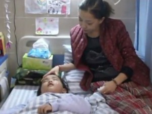 Chen, il bimbo di 7 anni che ha sacrificato la sua vita per salvare la madre.
