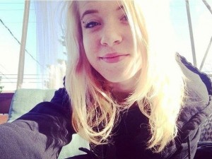 Vuole indossare gli shorts a scuola, 17 enne sospesa.