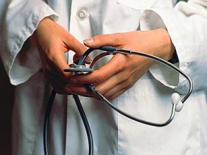 Ragusa: va dal medico di guardia e le chiede di fare sesso, denunciato.
