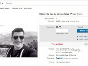 La fidanzata lo lascia, lui cerca una donna su Ebay per una vacanza.