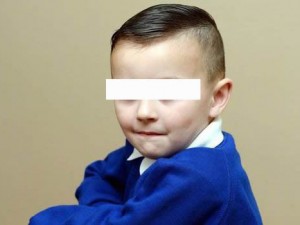 Bimbo di 3 anni escluso dalla foto di classe: 