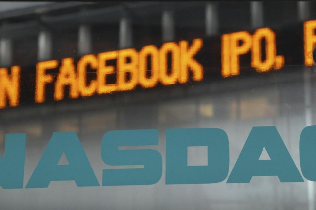 Facebook debutta al Nasdaq: da zero a 104 miliardi in otto anni.