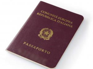 Come fare il passaporto italiano: documenti e validità all'estero.