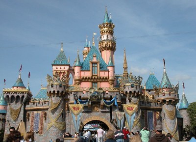 Disneyland Paris: il parco di divertimenti dove le fiabe prendono vita