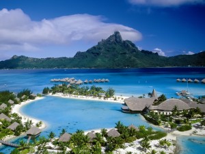 Viaggio di nozze in Polinesia: nelle isole di corallo bianco del Pacifico.