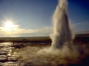 I geyser, la potenza del sottosuolo esplode in superficie.