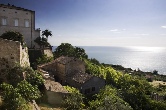 Itinerari di mare tra Abruzzo e Molise in cerca delle Bandiere Blu.