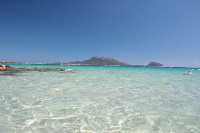 Sardegna in auto: vacanze d'estate nell'isola col mare più bello.