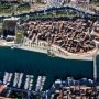 Trogir: isola collegata a terraferma e ad un\'altra isola