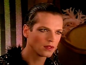 Sergio Arcuri in Sangue Caldo: gay solo per fiction.