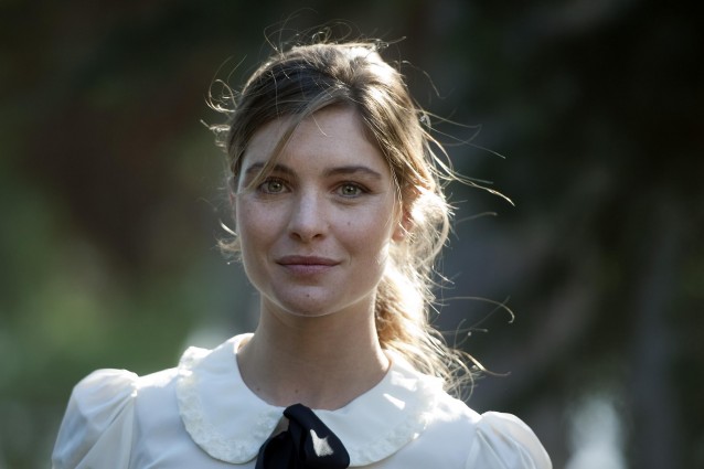 Vittoria Puccini è Violetta: trama, foto e video della fiction Rai.
