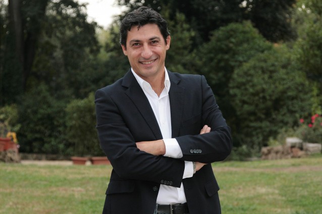 Tutti pazzi per amore 3 sfida Report e Distretto di Polizia 3 stasera in tv.