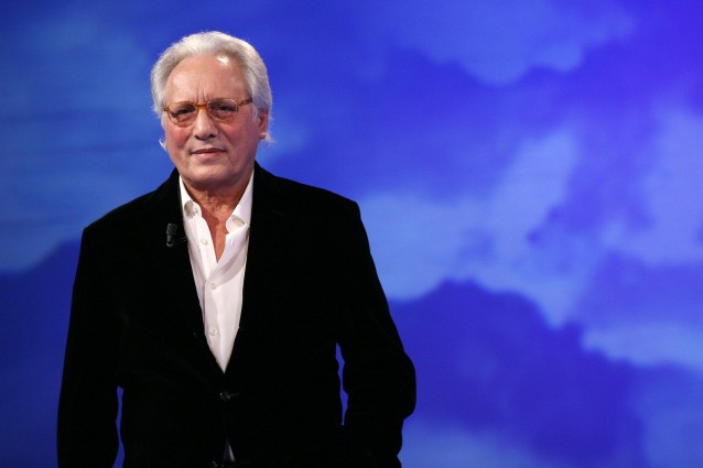 Stasera in tv il GF12 contro lo speciale di Fazio su Enzo Jannacci a Rai 3.