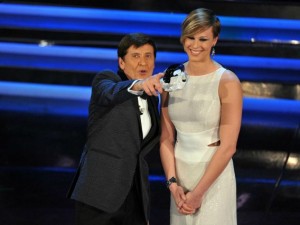 Federica Pellegrini come un pesce fuor d'acqua a Sanremo 2012.
