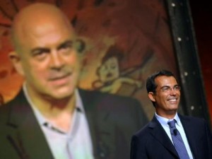 Maurizio Crozza attacca Roberto Bossi e Belsito nella copertina di Ballarò.