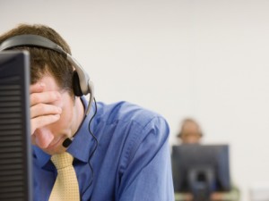 Venti drammi che deve affrontare chi lavora in un call-center.