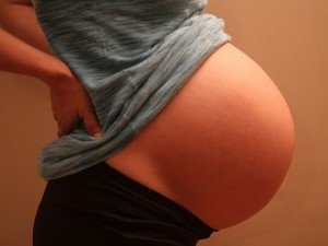 Usa, donna taglia il ventre a un'amica incinta per rubarne il feto. Condannata