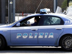 “Voglio sfigurare il mio ex”: compra l’acido in negozio ma la cassiera avverte la polizia.