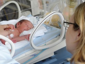 Bimba nata da aborto mancato: i genitori la considerano un danno da risarcire