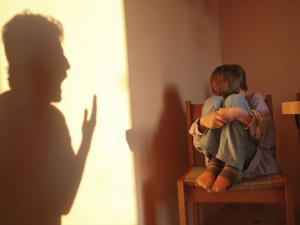 Parma, calci e pugni a bimbi di 3 anni dell'asilo nido: arrestata maestra