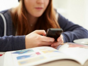 Professoressa costringe studenti di colore a fare sesso con la figlia