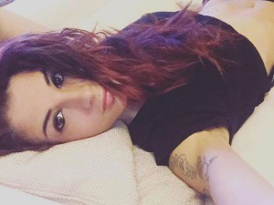 Giulia Latorre: “Sono gay, come Tiziano Ferro. Non sento mio padre, non so come sta”