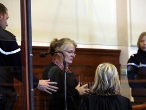 Francia, graziata la donna che uccise il marito che la picchiava e violentava le figlie