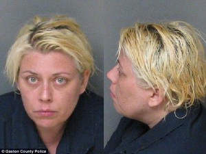 Usa, donna uccide il marito e altre due persone: li aveva trovati a letto insieme