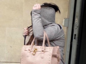 L'ex si mette con un'altra, lei per vendetta gli manda la foto della figlia: 