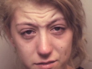 Uccide la figlia di appena 21 mesi: 