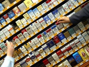 Sigarette, da oggi ? ufficiale: addio pacchetti da 10 e con mentolo. Ecco le frasi choc