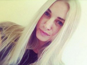 Morta a 20 anni per un bacio: shock allergico, lui aveva mangiato arachidi