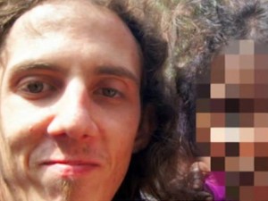 Violenta 200 bambini, anche col pannolino e li costringe a fare sesso tra loro