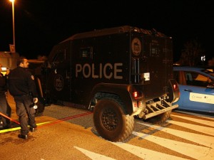 Parigi, coppia di poliziotti uccisi da presunto miliziano dell'Isis