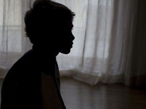 Bimbo di 11 anni violenta la sorellina pi? piccola: arrestato, sar? processato