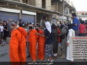 I quattro calciatori dell?Al-Shabab Sport club di Raqqa prima di essere decapitati 